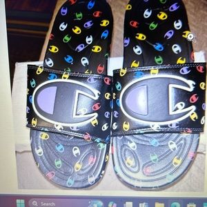 Women’s Champion Slides Size 9